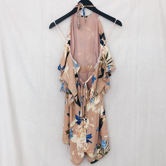 ASTR the Label Bianca Backless Floral Romper - Picture 5 of 7